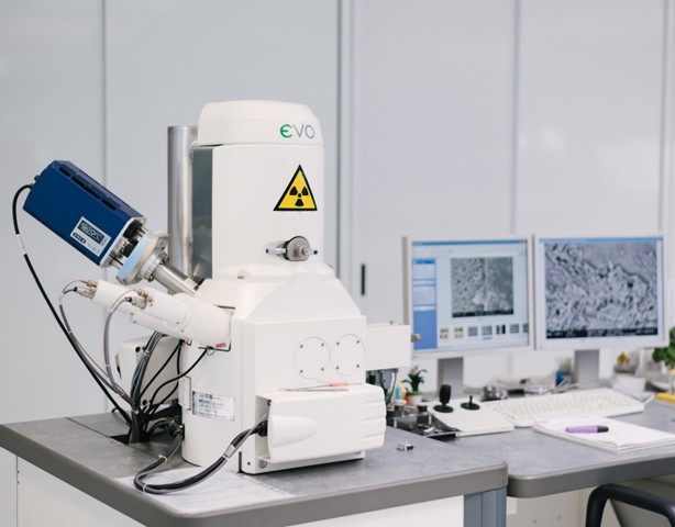 Scanning electron microscope at PreventLab